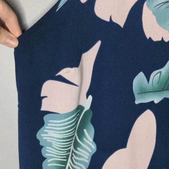 EUC✨medium high neck blue tropical print spaghetti strap dress - Picture 4 of 13